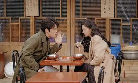 一起吃晚餐吗原以为迫降cp可以再续前缘但是真得气人
