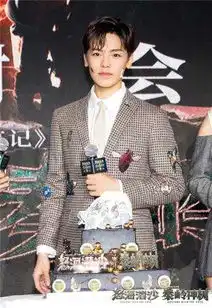 侯明昊拍落水戏为求逼真拍37次成毅吊威亚18小时
