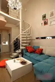 小资女把蜗居玩成复式范儿
