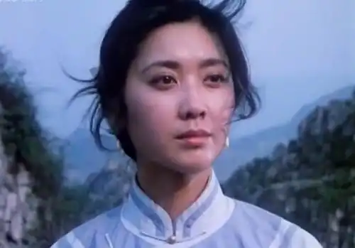 拒绝五位总统求爱的中国第一女演员,被丑男人骗婚,差点孤独终老
