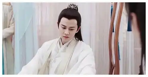 男明星古装造型大比拼,个个超凡脱俗,肖战王一博朱一龙上榜
