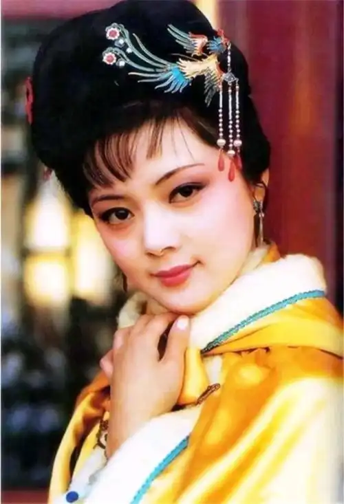 87红楼梦王贵娥和夏明辉同时发现这位绝色美女,无奈忍痛放弃