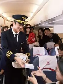中国机长剧组乘坐川航客机举办万米高空首映礼9月21日主创人员将空降成都