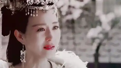 海上牧云记蒋勤勤美艳端庄,张钧甯清丽缥缈,不一样的美
