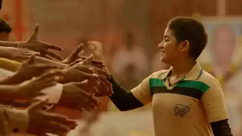 摔跤吧爸爸励志精神的背后,是不同视角下的父爱呈现