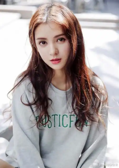 何炅的四小天鹅,近况如何,看到李心艾扎心了