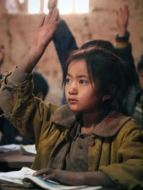 长大却不变老,无情而慈悲
