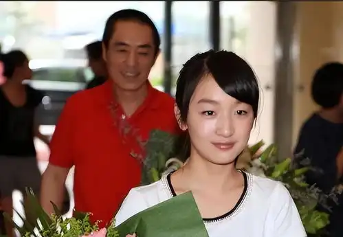 讨好大佬陪睡上位,拍一部戏换一个伴侣,交际花周冬雨现形记