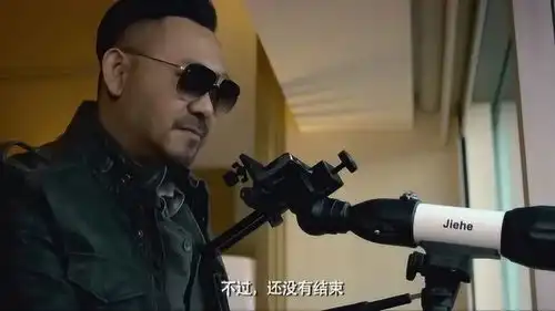 拆弹专家生死一刻,阿sir竟还拍照留念,这心态我服了
