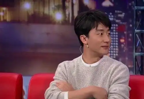 黄轩三年送走五位至亲,对着三颗树倾吐心事,自叹情路艰难恐婚
