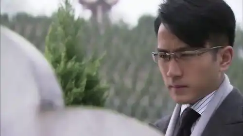 千山暮雪总裁在父亲墓前立誓,绝对不会放过一个该下地狱的人
