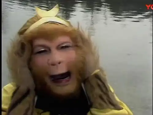 西游记珍贵剧照孙悟空一出山就打死强盗,气得唐僧直念紧箍咒
