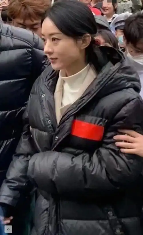 冯绍峰新戏扮土头发凌乱手臂细如竹竿疑暴瘦
