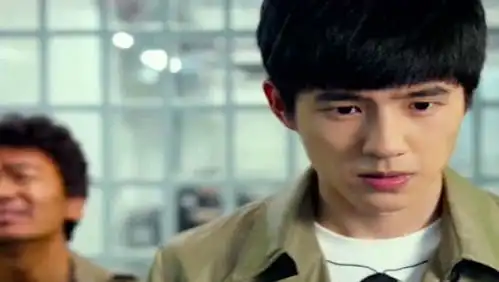 唐人街探案2秦风竟敢当众嘲笑美女黑客没电脑,下一秒就一脸懵了