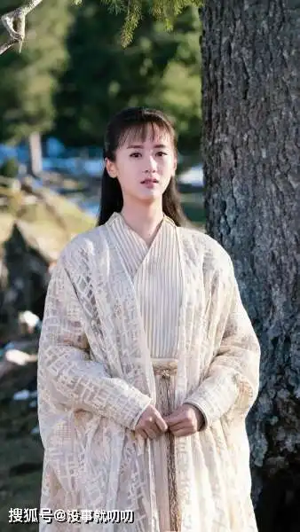 袁冰妍新剧造型帅气又吸睛,搭档是顶流阵容,这是要出爆款的节奏
