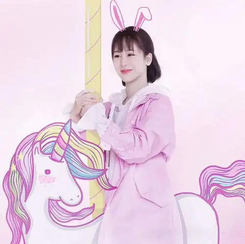 蜜汁炖鱿鱼发新剧照,杨紫李现深情对视,身高差萌翻众网友
