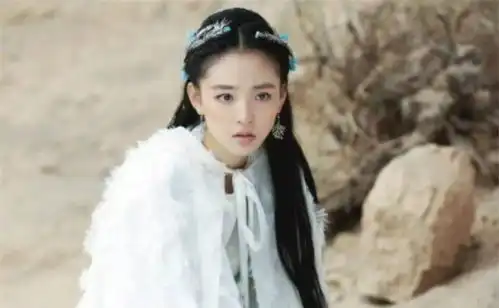 本以为吴倩只适合仙侠剧,没想到穿上清宫装这么美
