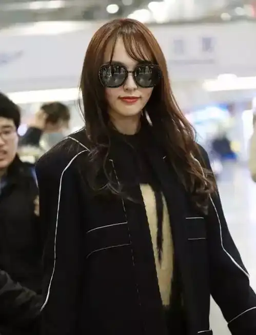 张天爱齐刘海造型撞脸柳岩气场变弱,原来有这些特征的人都不适合齐刘海