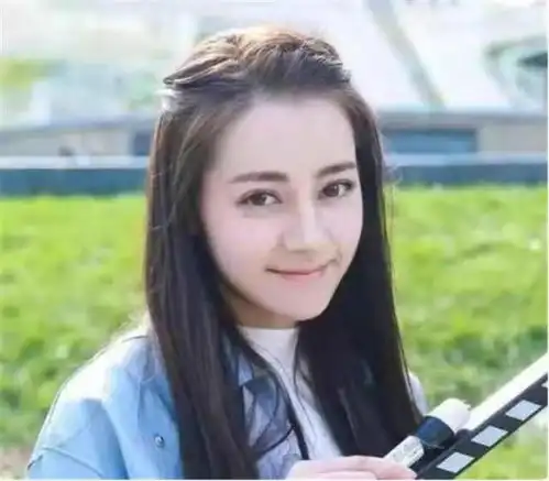 今年很爆的5款懒人扎发,无数明星争相效仿,看了我也想扎一个
