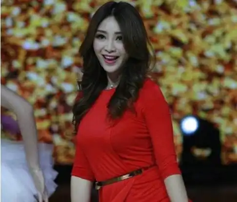 她是古装女王,年轻时被她一张剧照惊艳到,如今40岁快认不出她了