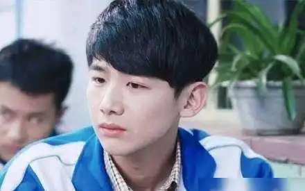 嫌中国校服难看看到杨洋杨颖剧照闭嘴了,网友果然还是要看脸