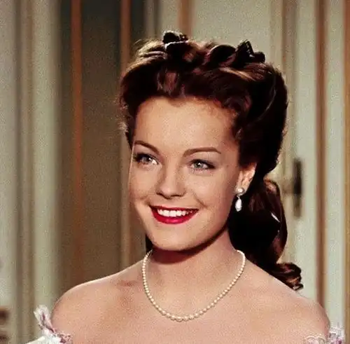 罗密施耐德半生困在茜茜公主中,不想出演后两部,43岁早逝
