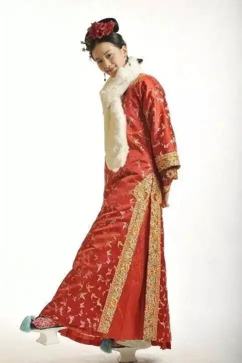 刘诗诗旗袍剧照进故宫,若曦穿越时空而来,每款都美得惊心