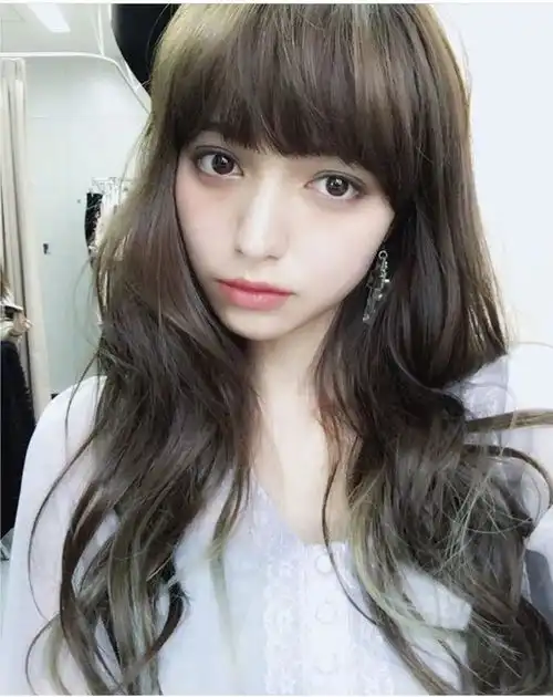 日本爆红的洛丽塔美少女,真人版混血芭比,靠漫画眼成新晋宅男女神
