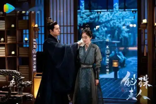 斛珠夫人杀青曝剧照杨幂陈伟霆发文告别角色