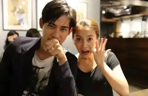 结婚5周年周渝民再当爸喻虹渊贴4只鸭照
