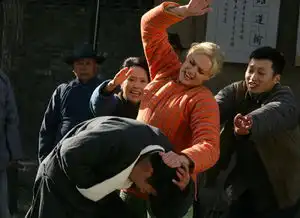 国产剧首用外籍女一号伊莉莎演千面娇娃
