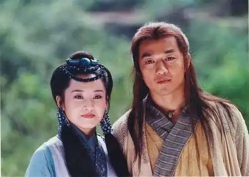 李亚鹏谈恋爱时像萧亚轩,做生意时像罗永浩
