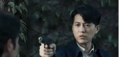 无间成新剧王,靳东王丽坤两大主角反响平平,一个女配角彻底火了
