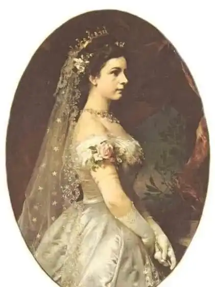 茜茜公主老照片,纤纤细腰令人惊艳,难怪被誉为最美皇后