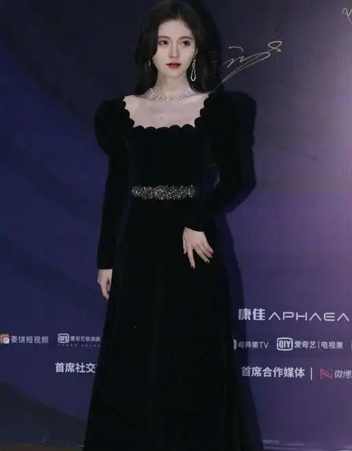 女星的每一个惊艳亮相背后都有一个死亡造型的曾经