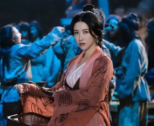 乔家的儿女正热播,朱珠带来生女喜讯,女儿遗传妈妈梨涡超萌
