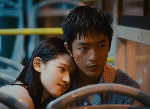 河神女主角恋上刘若英求而不得的名导演陈国富两人相差34岁
