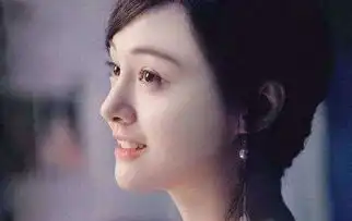 郑爽新剧定妆照曝光,出书半个娱乐圈都出动了
