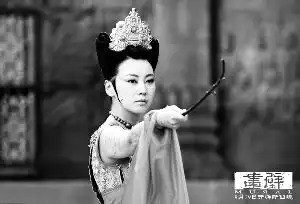 画壁剧照曝光闫妮手持棍杖变伏地魔
