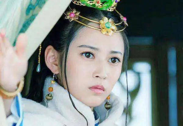 倚天中有两大神功只有三人练成,一人害惨张三丰,两人成天下第一