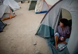 美国流民众生相帐篷村成安乐窝