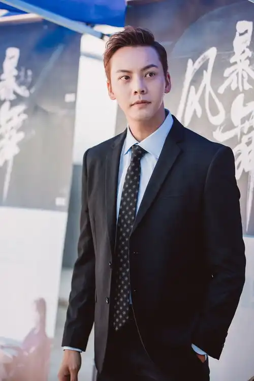 陈伟霆风暴舞杀青剧照曝光粉丝阿拉俊俊太帅了