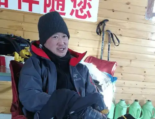 吴京有多节俭一套婚服走遍各大活动,知名品牌多次认领被嘲倒贴