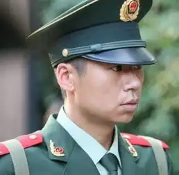 体重曾近两百斤,跑龙套十年成名,被誉宝强第二
