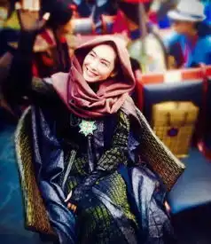 她晒牵马照公开怀念周星驰,星爷终身不娶只因错过你
