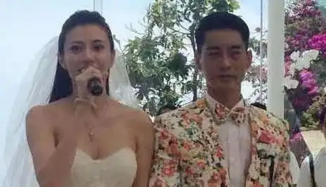 特型演员有多难他演活了李小龙,如今却成为瓷砖一代宗师
