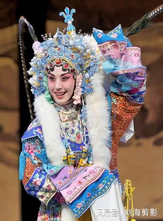 盘点六位京剧女演员,不仅是国家一级演员,唱功演技更是青出于蓝
