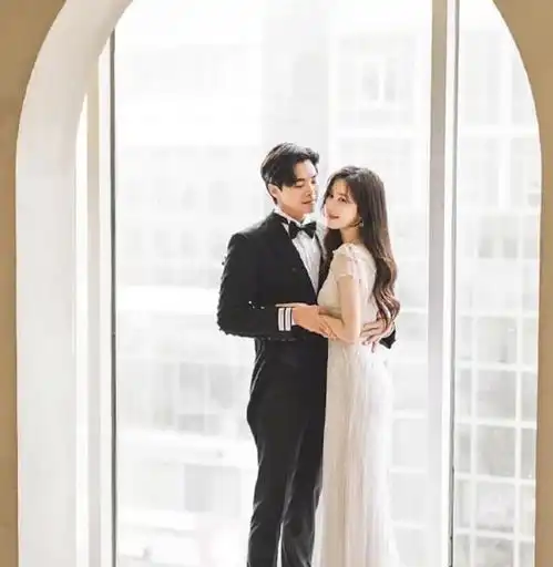 顶楼3秀莲洛根李订婚照,穿长裙配烫发好韩范,又成直男斩