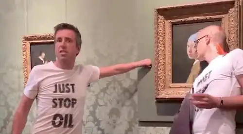 又有名画遇袭3人试图破坏戴珍珠耳环的少女被捕此前价值5.8亿元的梵高名画向日葵遭泼番茄汤