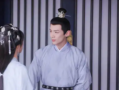 白敬亭现实中长啥样抛开卿卿日常的滤镜,还真有点不一样